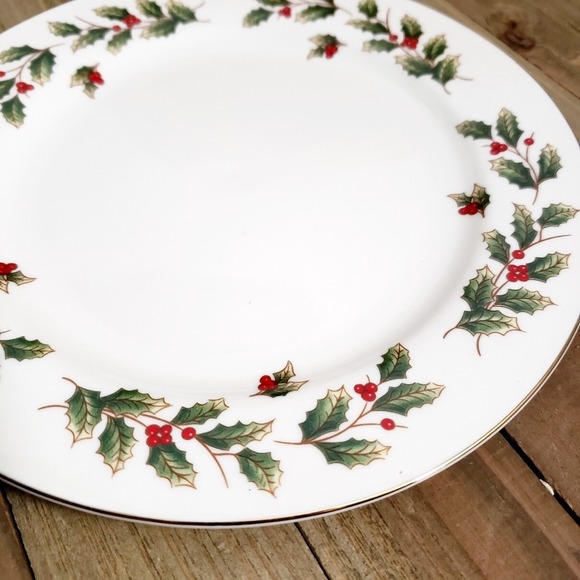 Holly Berry Dessert Plates Porcelain w/ 22-KT Gold Rim FL Mketplce Entertaining - Picture 4 of 7